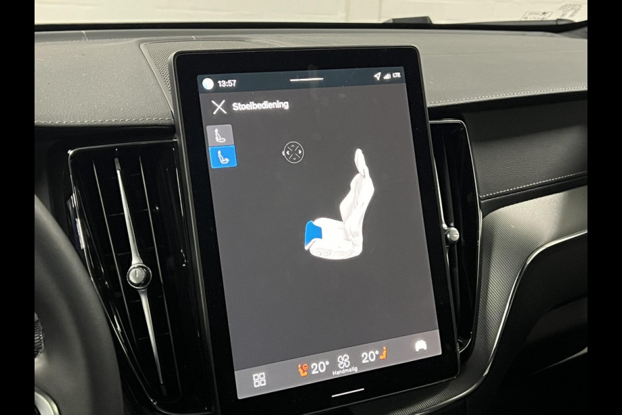 Volvo XC60 2.0 T8 Plug-in hybrid AWD Ultra Black Edition Luchtvering | Open dak | Adapt. cruise control | Harman Kardon | 360° Camera | Head-up | Pilot assist