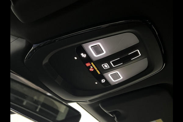 Volvo XC60 2.0 T8 Plug-in hybrid AWD Ultra Black Edition Luchtvering | Open dak | Adapt. cruise control | Harman Kardon | 360° Camera | Head-up | Pilot assist