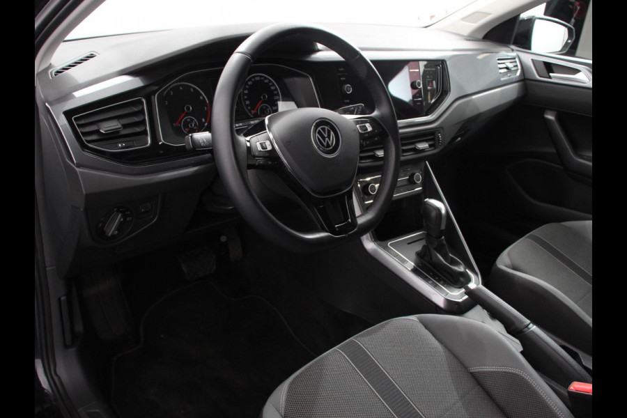 Volkswagen Polo 1.0 TSI 110pk Highline | Navigatie | Apple Carplay/Android Auto | Parkeersensoren | Stoelverwarming | Ledverlichting | Getinte ramen | Climate Control