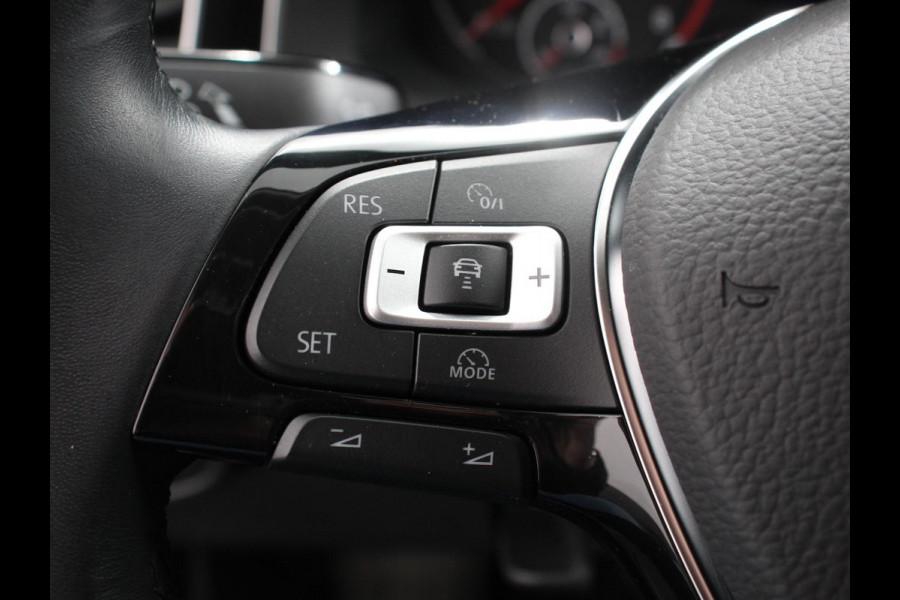 Volkswagen Polo 1.0 TSI 110pk Highline | Navigatie | Apple Carplay/Android Auto | Parkeersensoren | Stoelverwarming | Ledverlichting | Getinte ramen | Climate Control