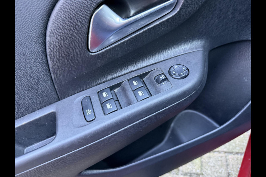 Opel Corsa 1.2 Elegance | Stuur & Stoelverwarming | Achteruitrij Camera | Parkeersensoren Voor & Achter |