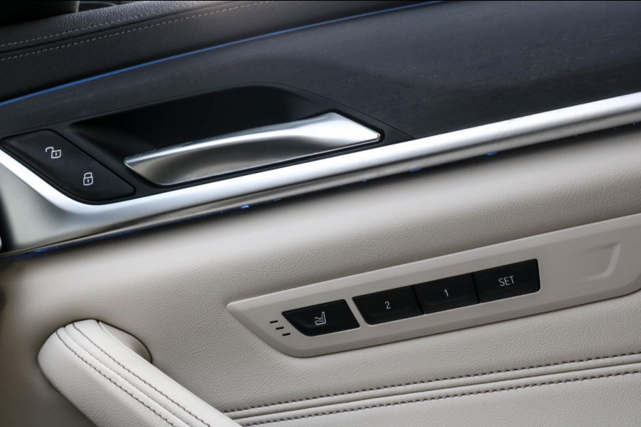 BMW 5 Serie Touring 530e xDrive M-Sport | Trekhaak | Pano | Soft close | Laser | Massage | Ambient Air | Head Up | Achterassturing
