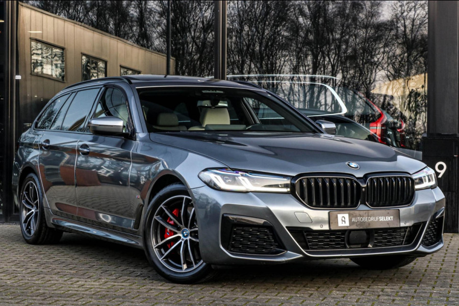 BMW 5 Serie Touring 530e xDrive M-Sport | Trekhaak | Pano | Soft close | Laser | Massage | Ambient Air | Head Up | Achterassturing