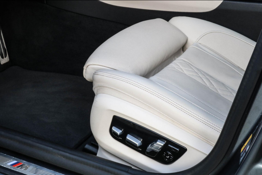 BMW 5 Serie Touring 530e xDrive M-Sport | Trekhaak | Pano | Soft close | Laser | Massage | Ambient Air | Head Up | Achterassturing