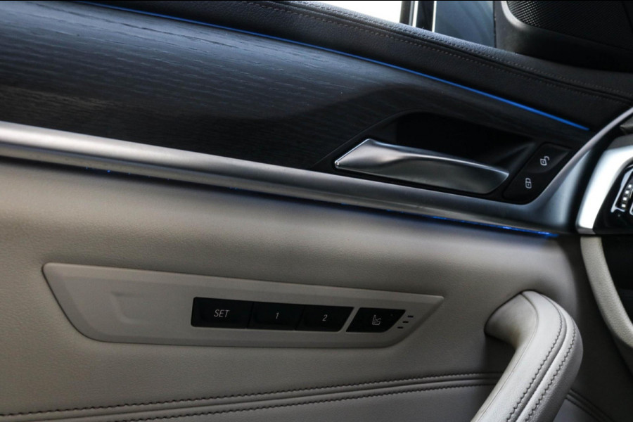 BMW 5 Serie Touring 530e xDrive M-Sport | Trekhaak | Pano | Soft close | Laser | Massage | Ambient Air | Head Up | Achterassturing