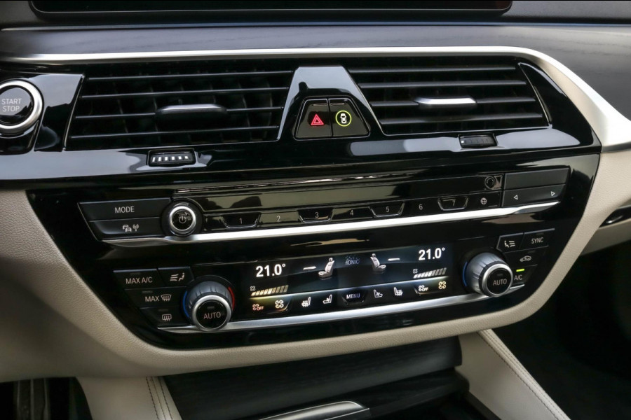 BMW 5 Serie Touring 530e xDrive M-Sport | Trekhaak | Pano | Soft close | Laser | Massage | Ambient Air | Head Up | Achterassturing