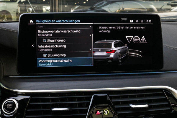 BMW 5 Serie Touring 530e xDrive M-Sport | Trekhaak | Pano | Soft close | Laser | Massage | Ambient Air | Head Up | Achterassturing