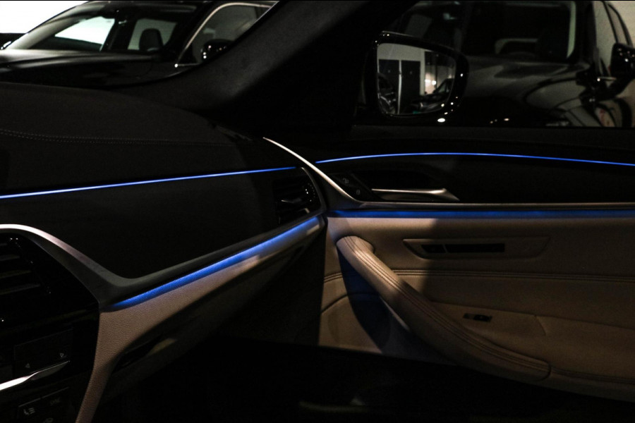 BMW 5 Serie Touring 530e xDrive M-Sport | Trekhaak | Pano | Soft close | Laser | Massage | Ambient Air | Head Up | Achterassturing
