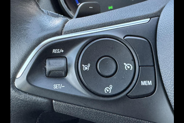 Opel Grandland X 1.6 Turbo Hybrid4 Ultimate AWD Climate Cruise Stoelverwarming/-ventilatie Navi Sensoren+camera Apple / Android