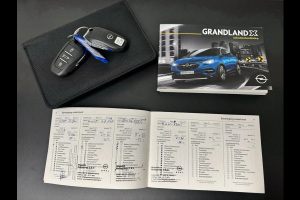Opel Grandland X 1.6 Turbo Hybrid4 Ultimate AWD Climate Cruise Stoelverwarming/-ventilatie Navi Sensoren+camera Apple / Android