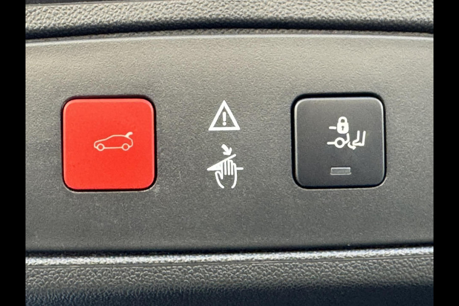 Opel Grandland X 1.6 Turbo Hybrid4 Ultimate AWD Climate Cruise Stoelverwarming/-ventilatie Navi Sensoren+camera Apple / Android