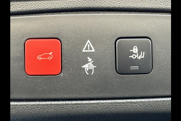 Opel Grandland X 1.6 Turbo Hybrid4 Ultimate AWD Climate Cruise Stoelverwarming/-ventilatie Navi Sensoren+camera Apple / Android