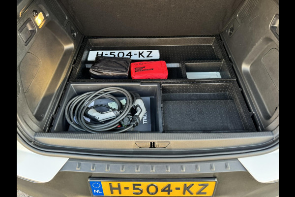 Opel Grandland X 1.6 Turbo Hybrid4 Ultimate AWD Climate Cruise Stoelverwarming/-ventilatie Navi Sensoren+camera Apple / Android