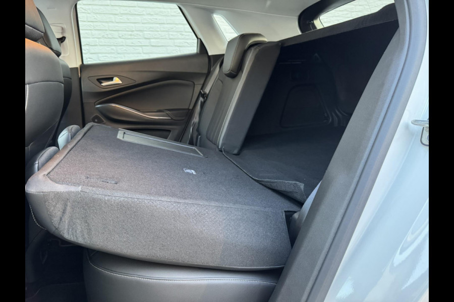 Opel Grandland X 1.6 Turbo Hybrid4 Ultimate AWD Climate Cruise Stoelverwarming/-ventilatie Navi Sensoren+camera Apple / Android