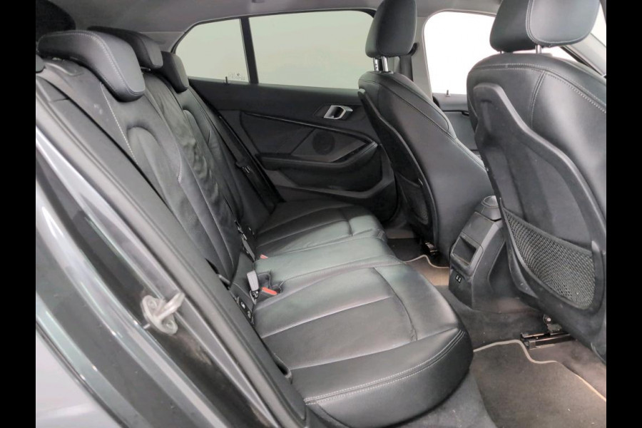BMW 1-serie 118IA 140PK AUT. HIGH EXECUTIVE SPORT PANORAMADAK/CAMERA/LEDER