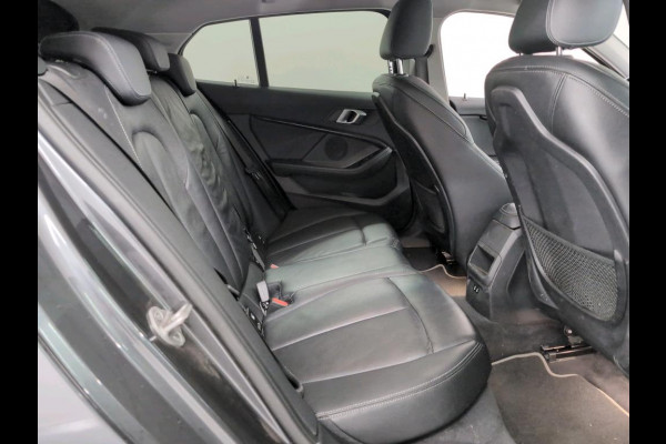 BMW 1-serie 118IA 140PK AUT. HIGH EXECUTIVE SPORT PANORAMADAK/CAMERA/LEDER