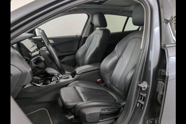 BMW 1-serie 118IA 140PK AUT. HIGH EXECUTIVE SPORT PANORAMADAK/CAMERA/LEDER