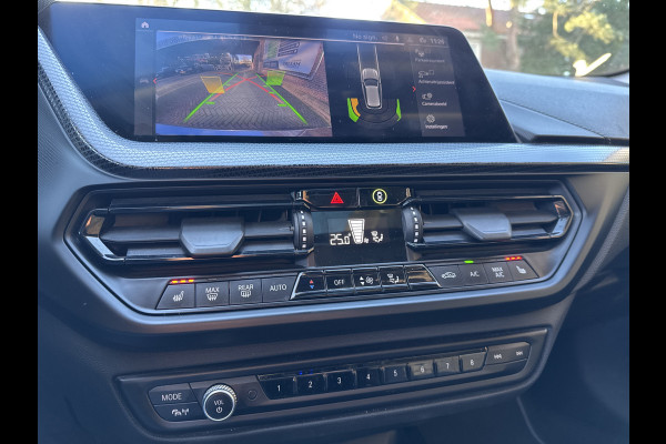 BMW 1-serie 118IA 140PK AUT. HIGH EXECUTIVE SPORT PANORAMADAK/CAMERA/LEDER