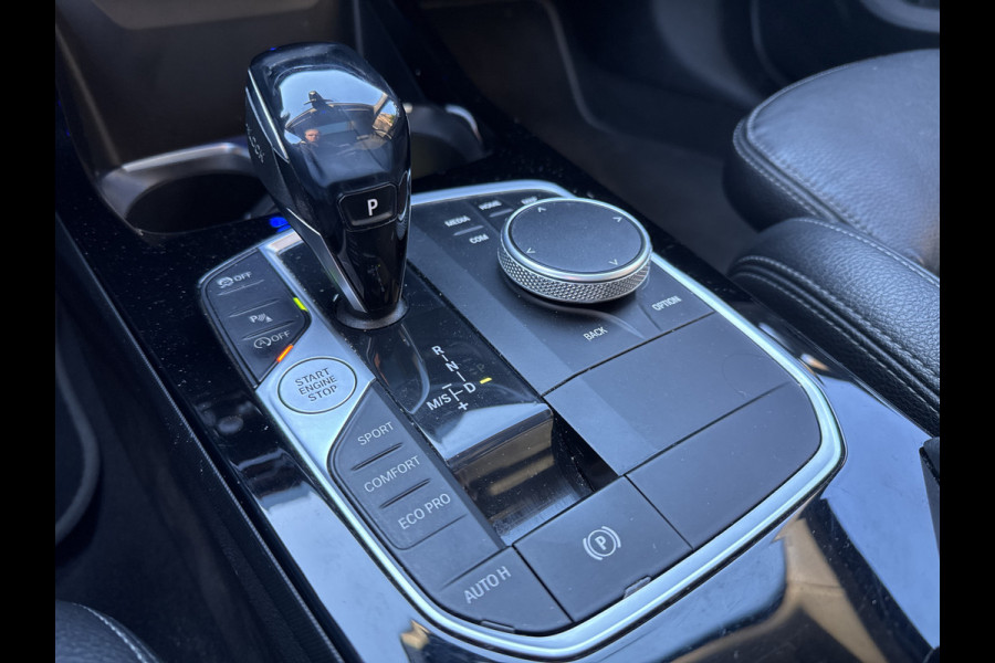 BMW 1-serie 118IA 140PK AUT. HIGH EXECUTIVE SPORT PANORAMADAK/CAMERA/LEDER