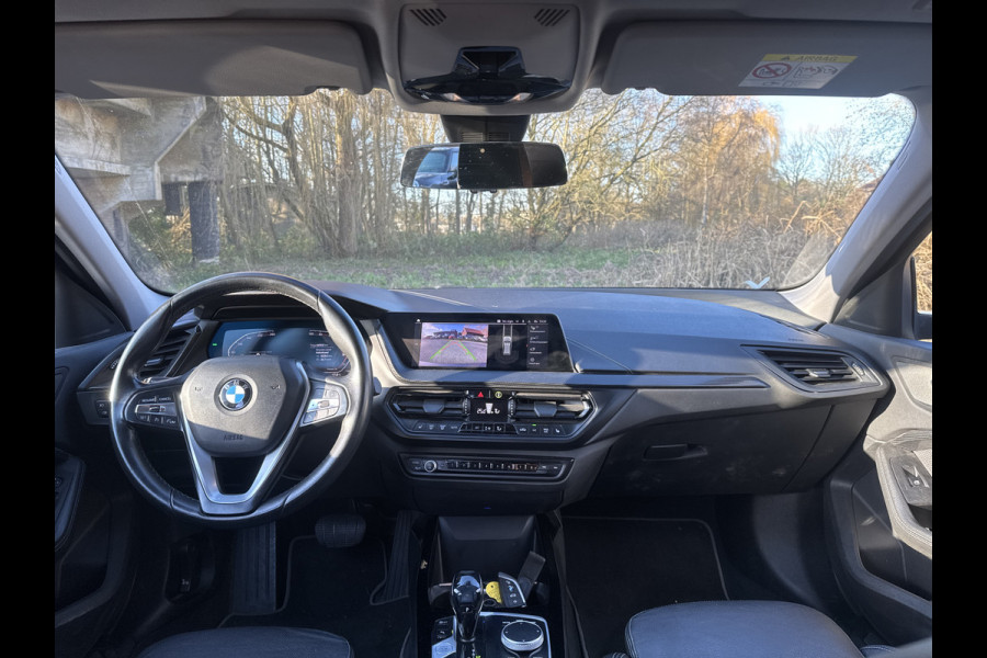 BMW 1-serie 118IA 140PK AUT. HIGH EXECUTIVE SPORT PANORAMADAK/CAMERA/LEDER