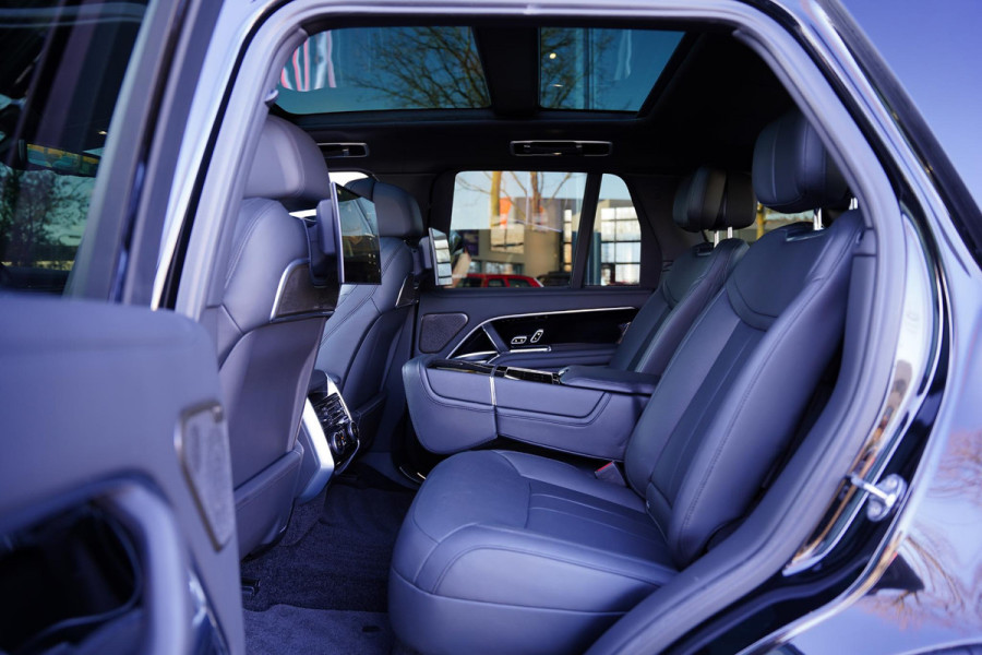 Land Rover Range Rover P 550 E Autobiography