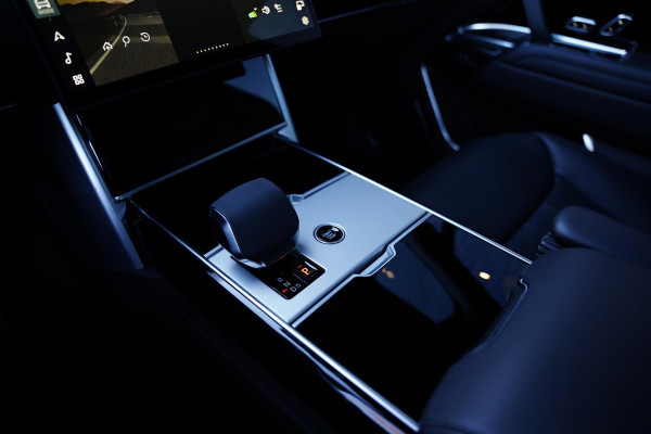 Land Rover Range Rover P 550 E Autobiography