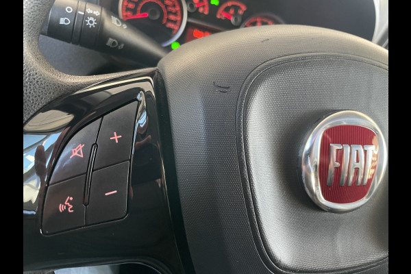 Fiat Doblò Cargo 1.6 MJ L1H1 SX Airco - Bluetooth - Parkeersensoren achter - Radio - Tussenschot volledig - Zijschuifdeur rechts - Stuur multifunctioneel - Mistlampen voor - Elektrische ramen voor