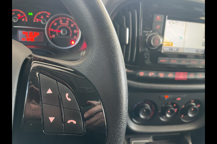 Fiat Doblò Cargo 1.6 MJ L1H1 SX Airco - Bluetooth - Parkeersensoren achter - Radio - Tussenschot volledig - Zijschuifdeur rechts - Stuur multifunctioneel - Mistlampen voor - Elektrische ramen voor