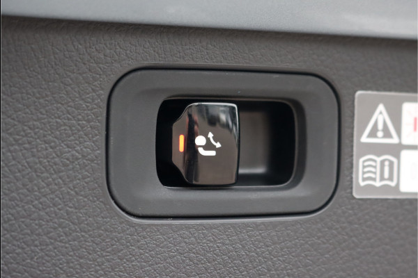 Mercedes-Benz C-Klasse Estate 300 e AMG Line Aut9 | Distronic | Trekhaak | Panoramadak | Verwarmd Stuurwiel | Keyless Go | Surround Camera | High Perf. LED |