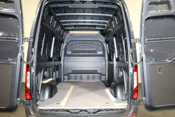 Mercedes-Benz Sprinter 319 CDI L2 H2 Automaat Navigatie Leer 360 Camera 3.5T Trekhaak