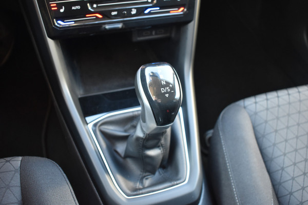 Volkswagen T-Cross 1.0 TSI Black Editie Automaat Navigatie Stoelverwarming