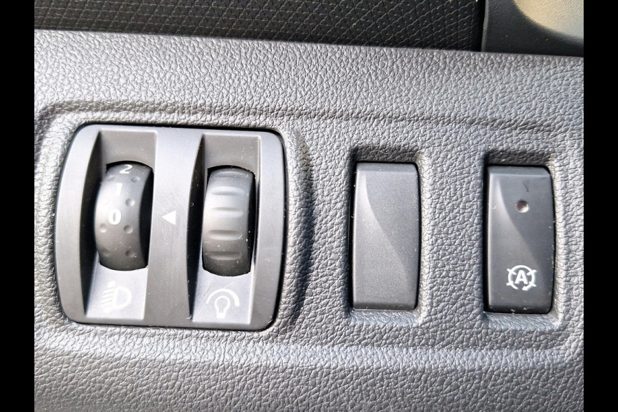 Renault Clio Estate 0.9 TCe Limited Incl. Cruise Control | Navigatie