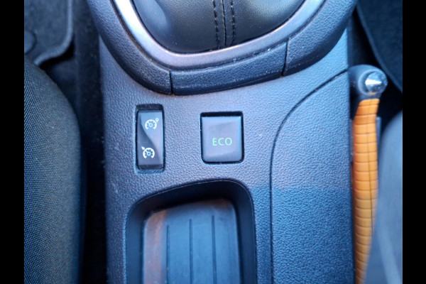 Renault Clio Estate 0.9 TCe Limited Incl. Cruise Control | Navigatie