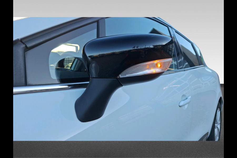 Renault Clio Estate 0.9 TCe Limited Incl. Cruise Control | Navigatie