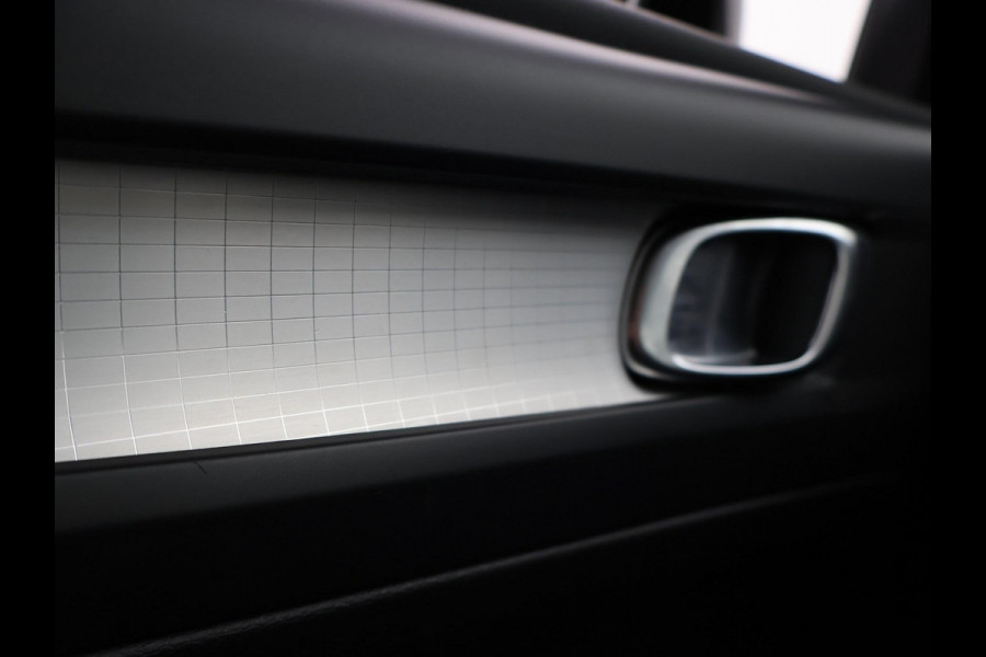 Volvo XC40 1.5 T4 RECHARGE 211 PK PHEV ORIG. NL BTW | CAMERA | APPLE CARPLAY | 18 INCH | DAB