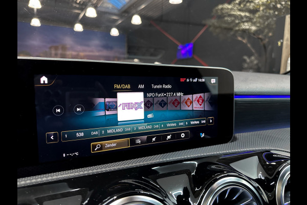 Mercedes-Benz A-Klasse A200 AMG |Sfeerlicht|Panorama|Camera