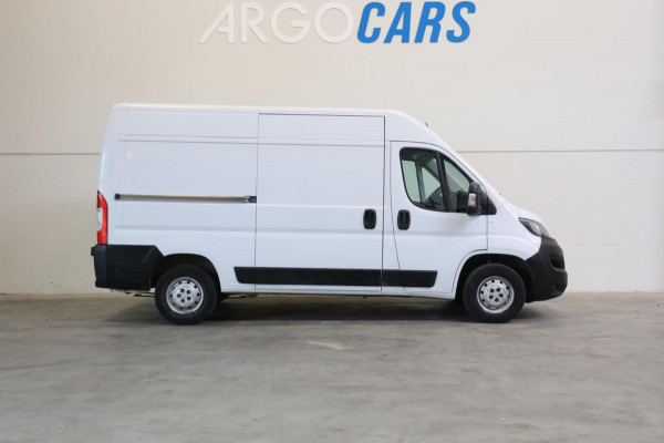 Peugeot Boxer 335 2.2 BlueHDi L2/H2 CAMERA TREKHAAK AIRCO NAVI CRUISE CONTROL LEASE v/a € 144,-p.m. Inruil mogelijk