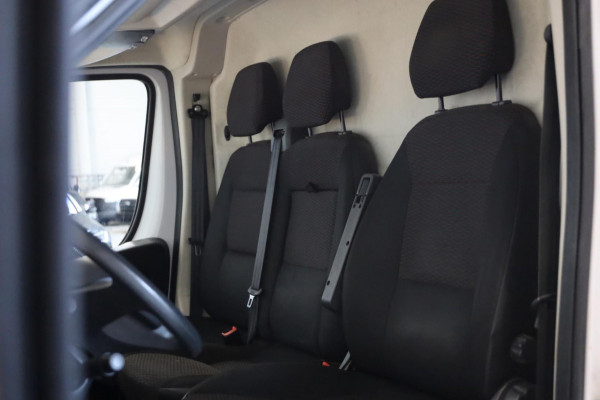 Peugeot Boxer 335 2.2 BlueHDi L2/H2 CAMERA TREKHAAK AIRCO NAVI CRUISE CONTROL LEASE v/a € 144,-p.m. Inruil mogelijk