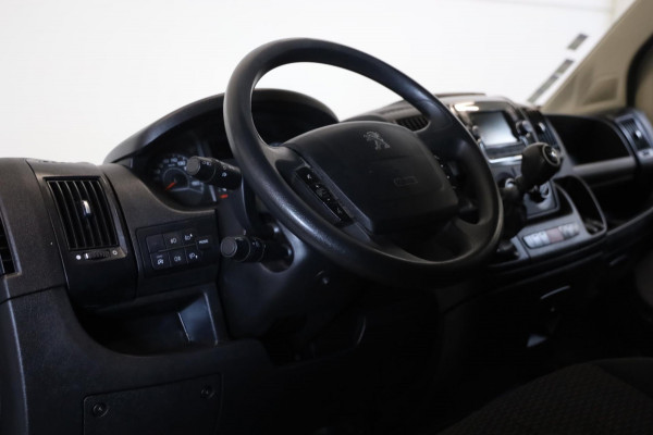 Peugeot Boxer 335 2.2 BlueHDi L2/H2 CAMERA TREKHAAK AIRCO NAVI CRUISE CONTROL LEASE v/a € 144,-p.m. Inruil mogelijk