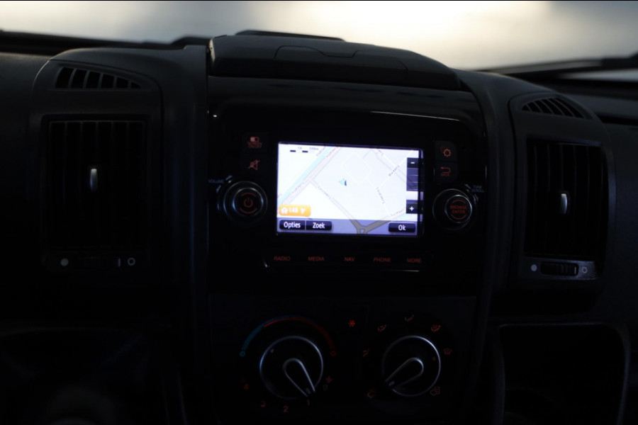 Peugeot Boxer 335 2.2 BlueHDi L2/H2 CAMERA TREKHAAK AIRCO NAVI CRUISE CONTROL LEASE v/a € 144,-p.m. Inruil mogelijk