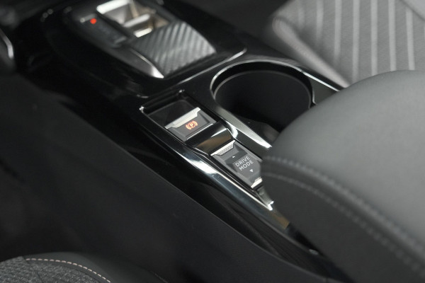 Peugeot 208 Hybrid 110 e-DCS6 Allure | Stoelverwarming | Apple Carplay | Parkeersensoren
