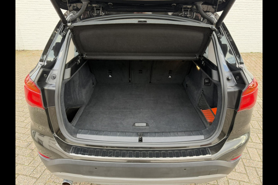 BMW X1 SDrive18i Automaat Clima Cruise Navi Pdc V+A Stoelverwarming Elek. A-klep