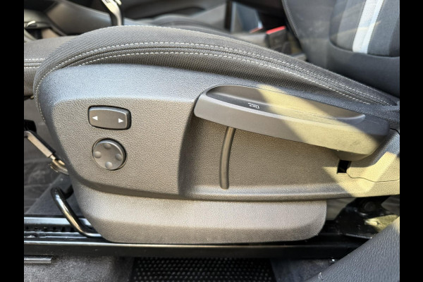 BMW X1 SDrive18i Automaat Clima Cruise Navi Pdc V+A Stoelverwarming Elek. A-klep