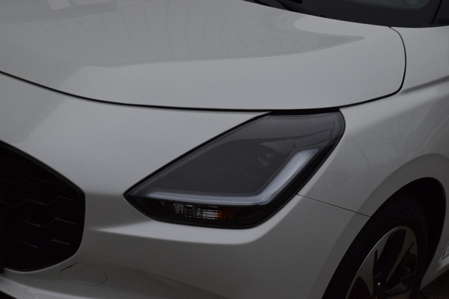 Suzuki Swift 1.2 Style Smart Hybrid|Carplay|Camera