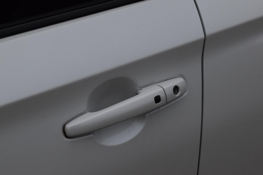 Suzuki Swift 1.2 Style Smart Hybrid|Carplay|Camera