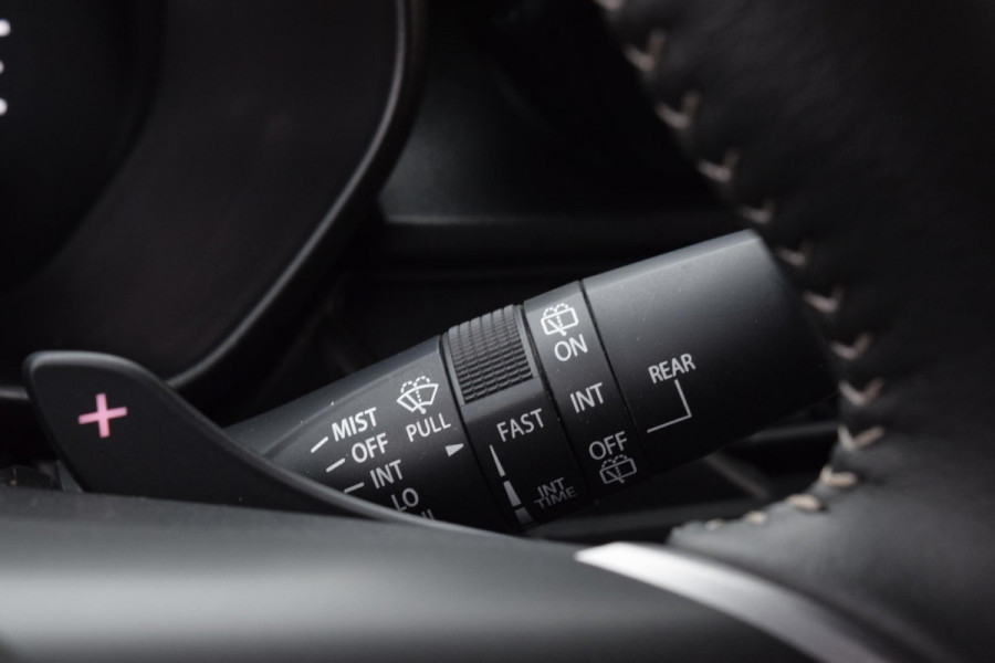 Suzuki Swift 1.2 Style Smart Hybrid|Carplay|Camera