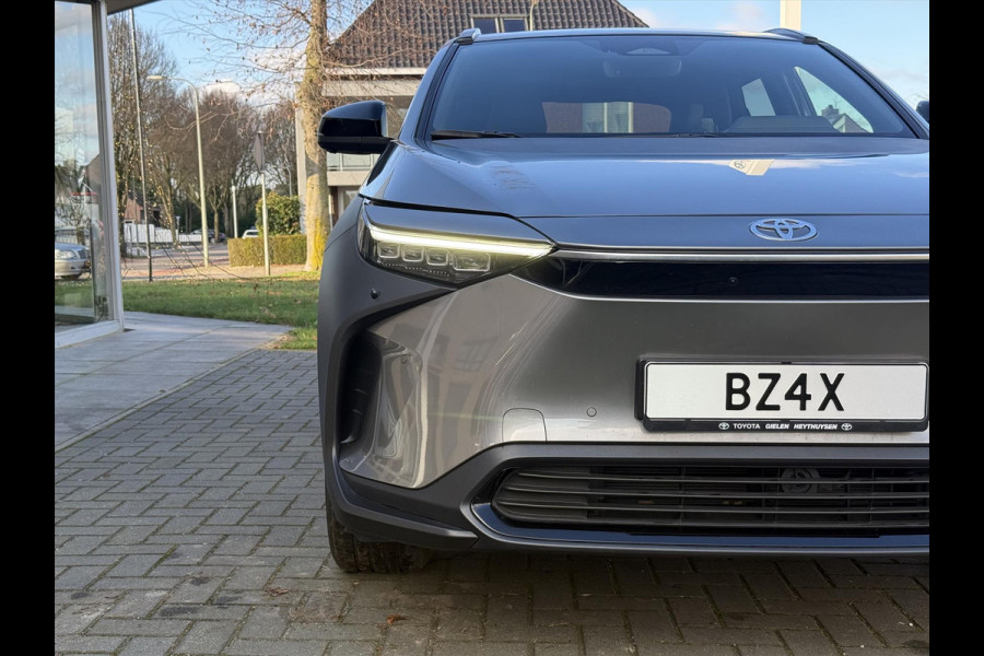 Toyota Bz4x 71,4 kWh 204pk Dynamic | 3-Fase, 360 Camera, Blind Spot monitor, Elektrische achterklep, Parkeersensoren, Stoelverwarming