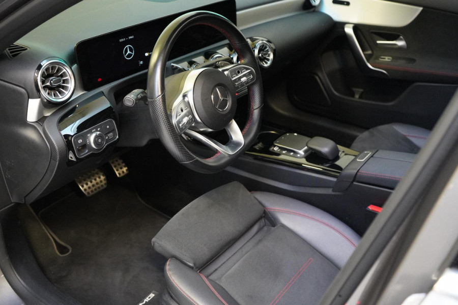 Mercedes-Benz A-Klasse 250 e AMG Line | Panoramadak | Sportstoelen | Navigatie | Sfeerverlichting