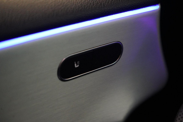 Mercedes-Benz A-Klasse 250 e AMG Line | Panoramadak | Sportstoelen | Navigatie | Sfeerverlichting