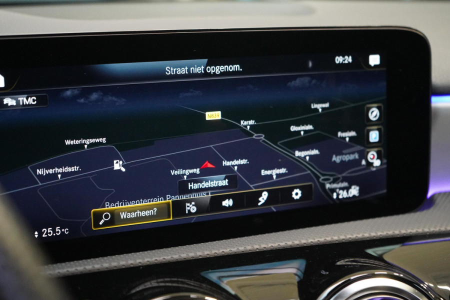 Mercedes-Benz A-Klasse 250 e AMG Line | Panoramadak | Sportstoelen | Navigatie | Sfeerverlichting